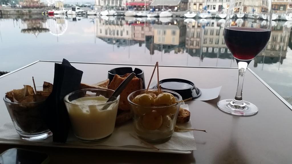 Апартаменты Honfleur Location Экстерьер фото
